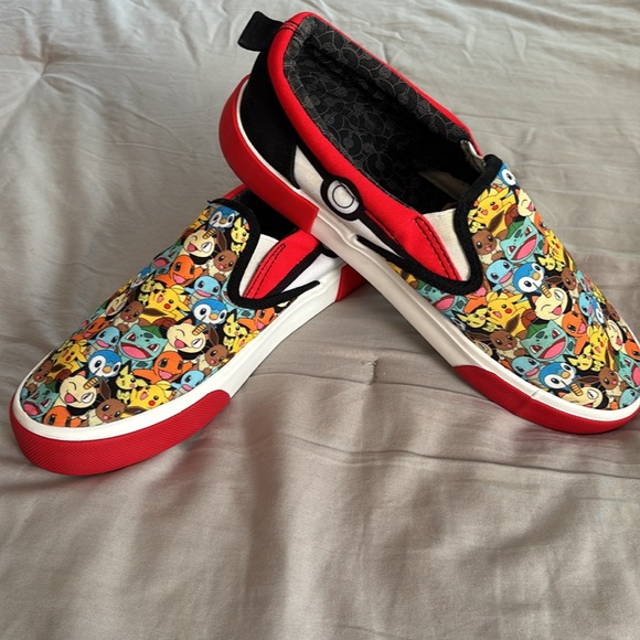 Pokemon Kids GROUNDUP Slip-On Shoes - Red and Multicolor big kids 6 - Picture 5 of 8